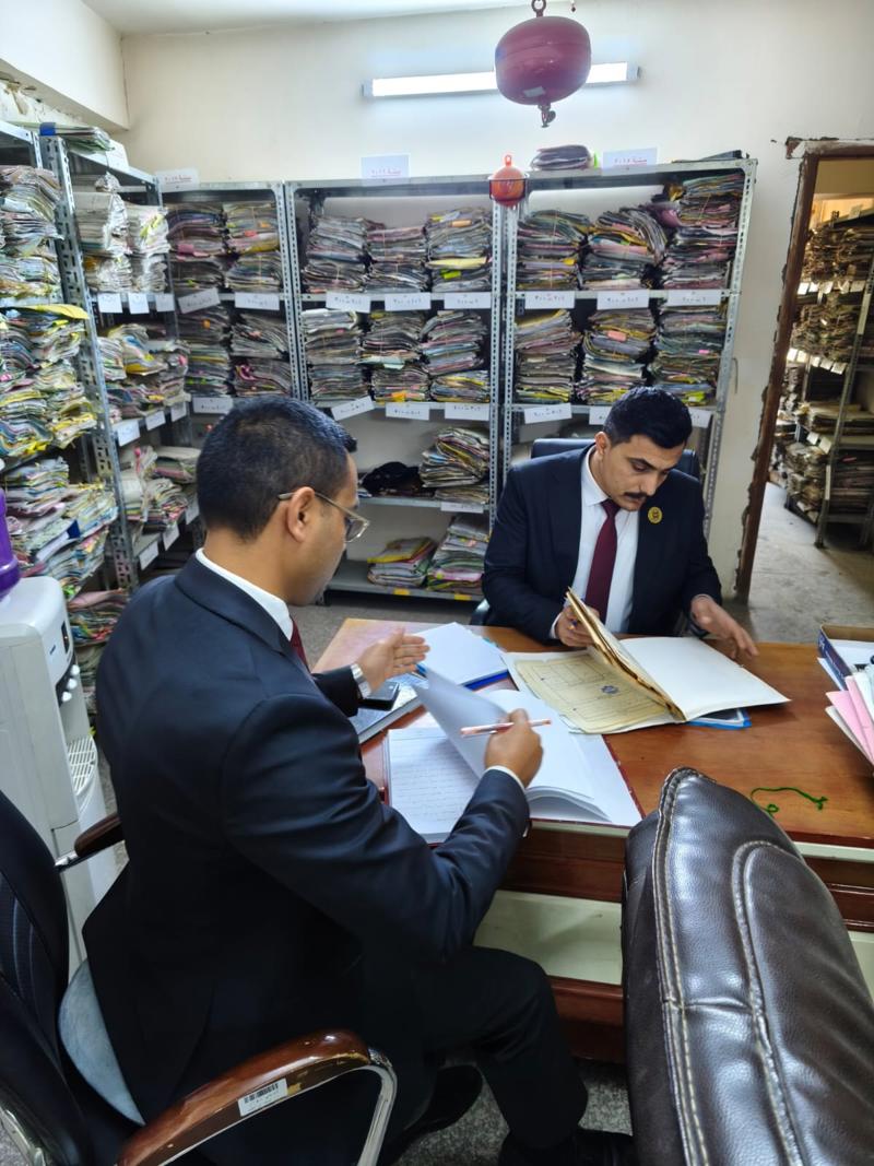 <p>طلبة المعهد القضائي للدورتين (50) و(51) في دار القضاء بالشعب</p>