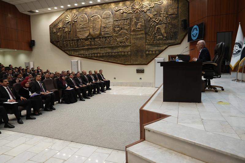 <p>المعهد القضائي يحيي اليوم العالمي لحقوق الإنسان&nbsp; بورشة تخصصية حول (حقوق الإنسان وأنسنة القانون)</p>