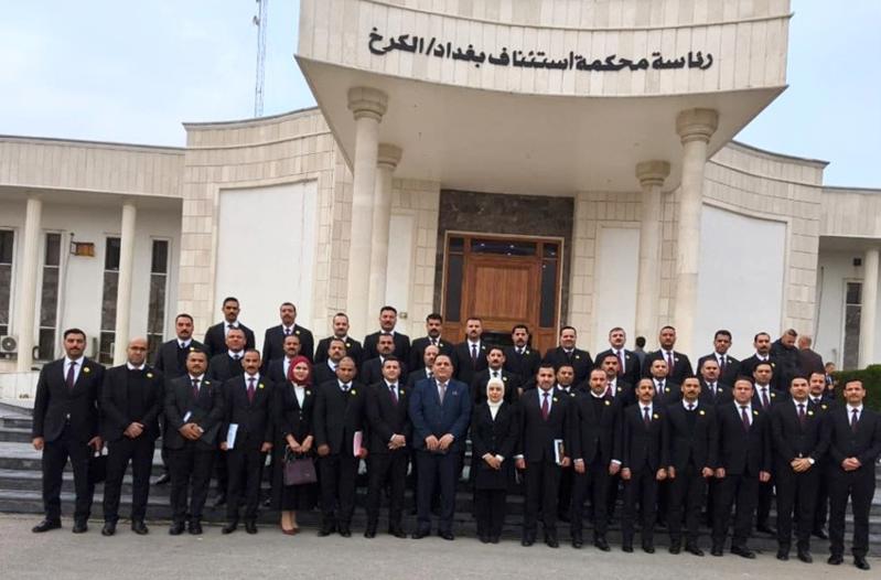 <p><b>المعهد القضائي يواصل إشرافه الميداني على تدريب طلبته في محاكم استئنافي بغداد/ الكرخ والرصافة</b></p>