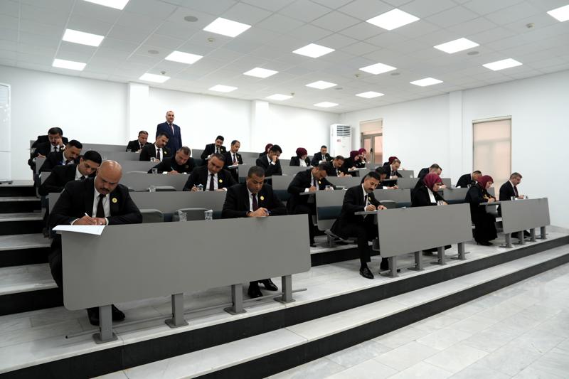 <p><b>طلبة المعهد القضائي للدورتين 48 و49 يؤدّون الامتحانات النهائية</b></p>